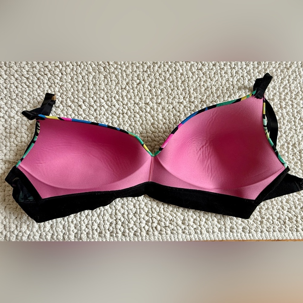 Colorful Tropical Print Pink Victoria’s Secret Women's Bra - Picture 2 of 7